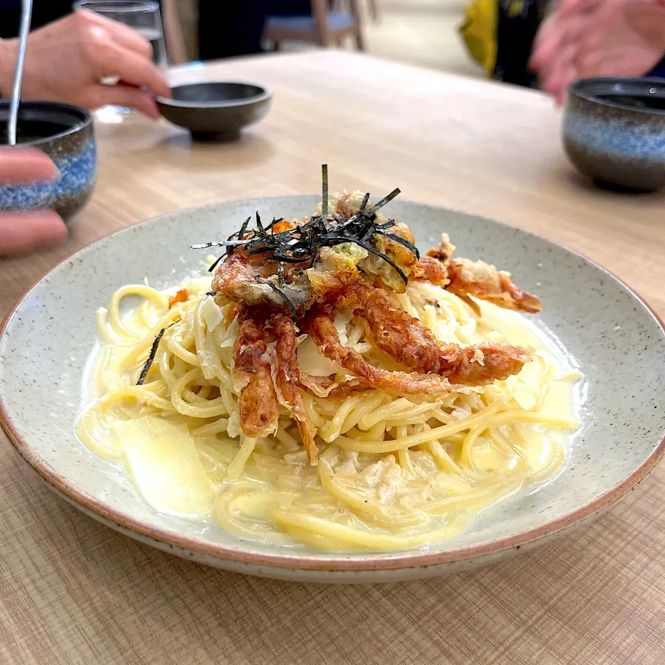 Soft shell crab spaghetti with crabmeat sansho cream sauce|skyblueさん