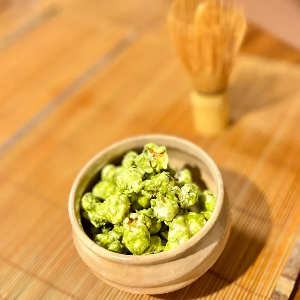 娘作　抹茶チョコのポップコーン🍿Matcha Chocolate Coated Popcorn|アッコちゃん✨さん