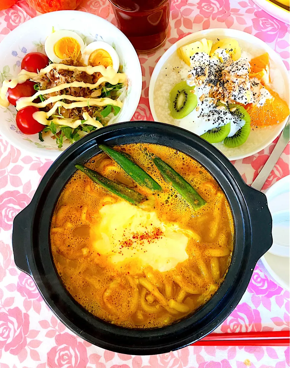 Snapdishの料理写真:カレー鍋焼きうどん^ - ^たっぷりチーズで🥰|HAMI69さん