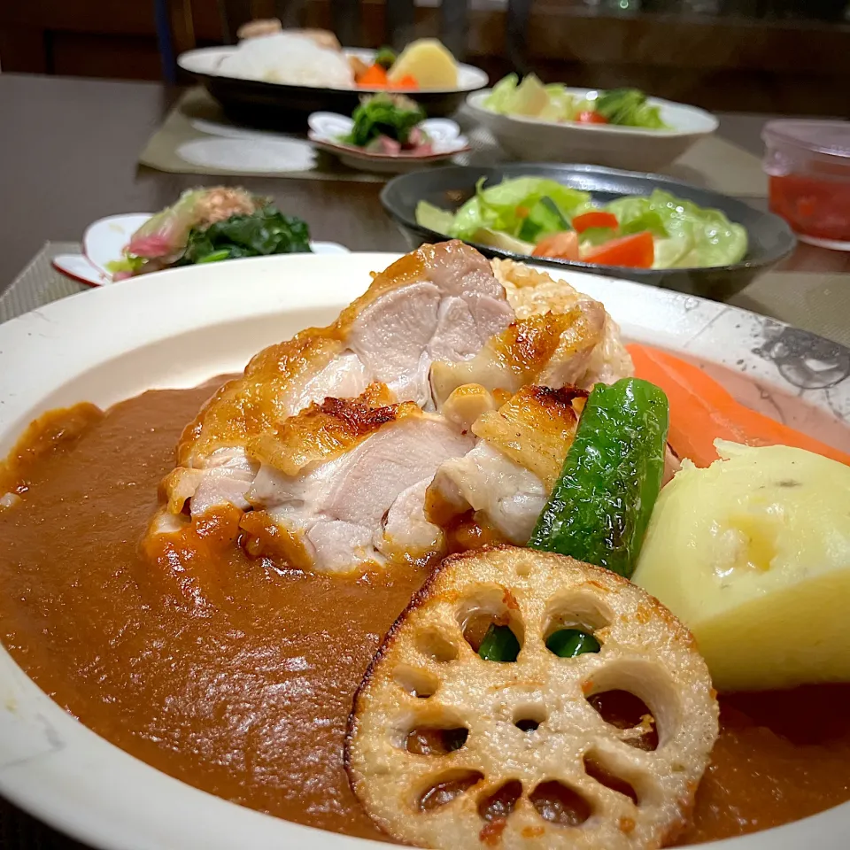 Snapdishの料理写真:4/10 たっぷり具材乗せカレー💗|あーるさん