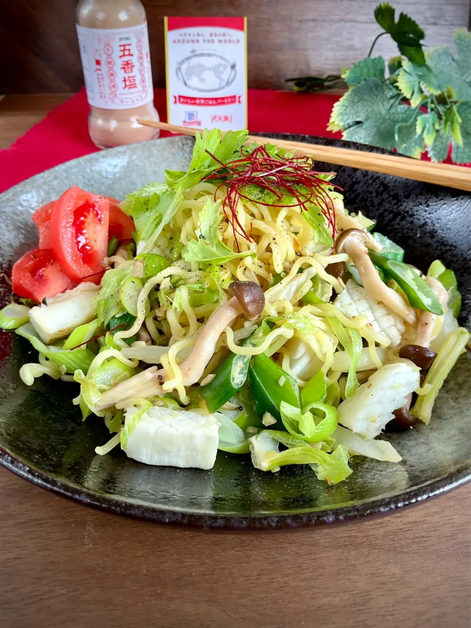 五香塩deセロリとイカの塩焼きそば|スイーツポテトさん