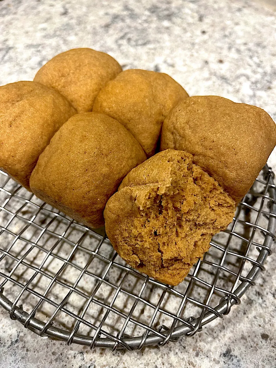 レンジで4分！米粉パンちぎりパン🍞|こまおさん