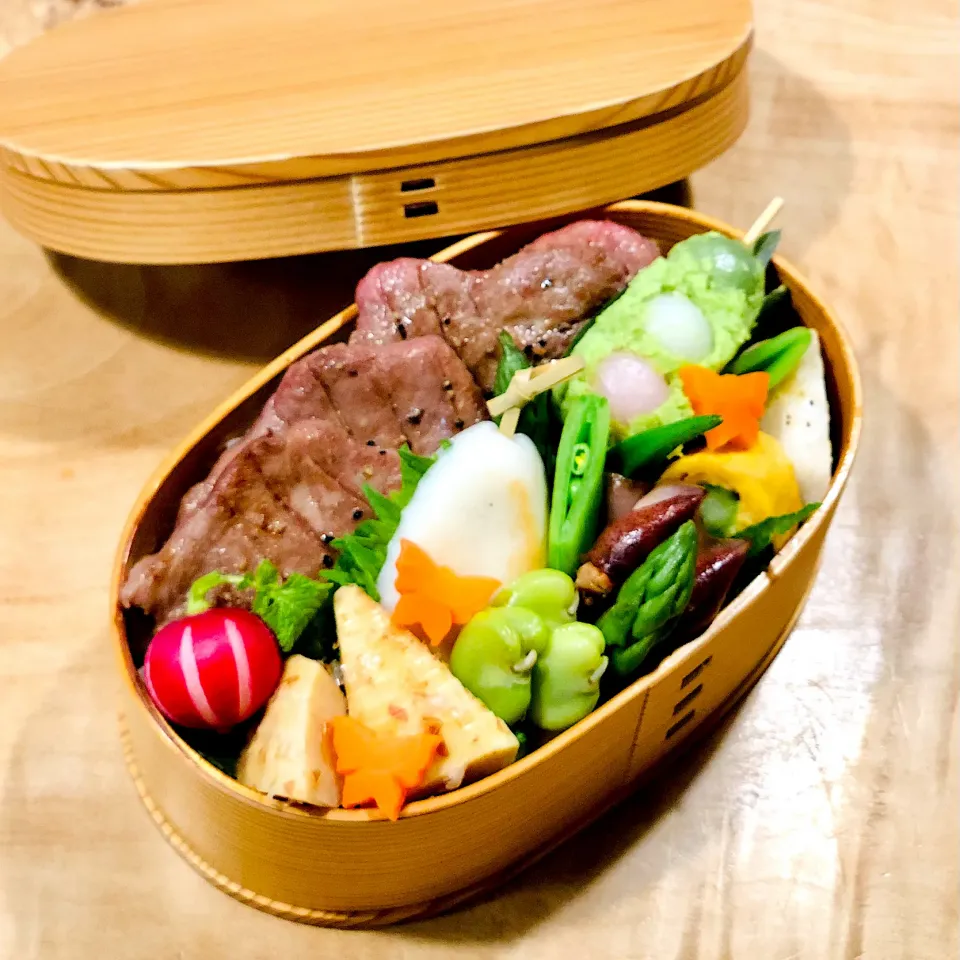 Snapdishの料理写真:仙台名物満載弁当|1480_kojiさん