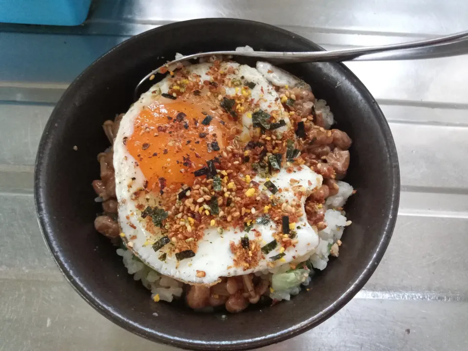 なめ茸と肉そぼろ入りショゴス丼|darkbaronさん