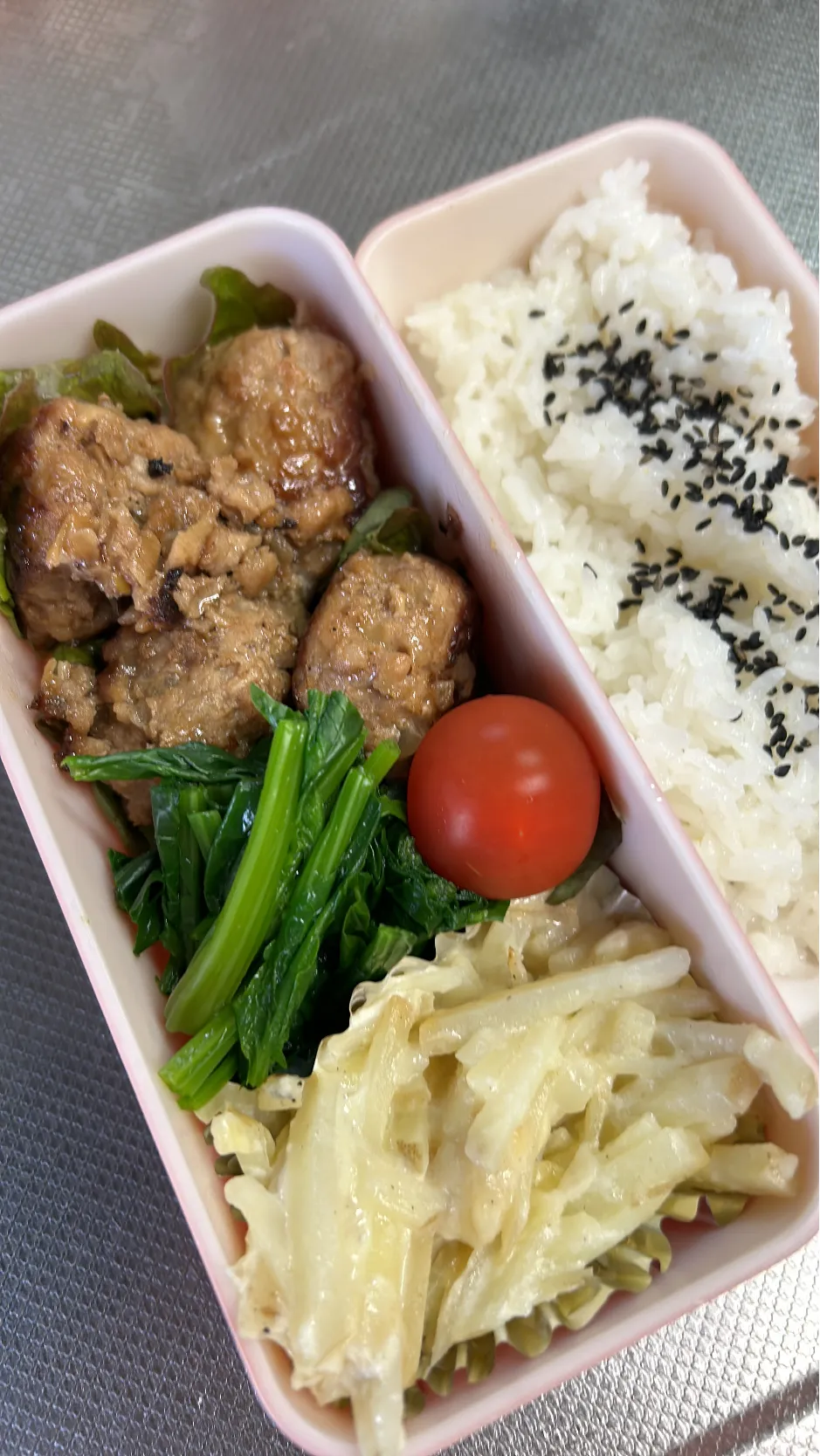 Snapdishの料理写真:ミートボール弁当|ぱんださん