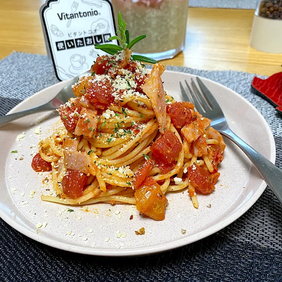 トマト麹と玉葱麹を使って、トマトとベーコンのパスタ|sakurakoさん