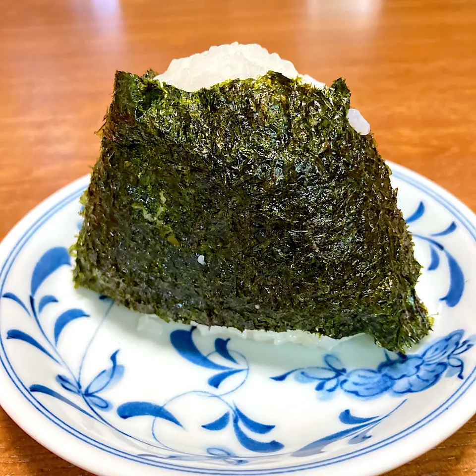 塩むすび🍙炊き立てご飯で🍚|まいりさん