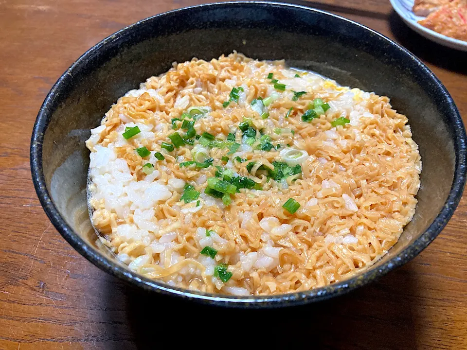 チキンラーメン雑炊|はっちぃさん