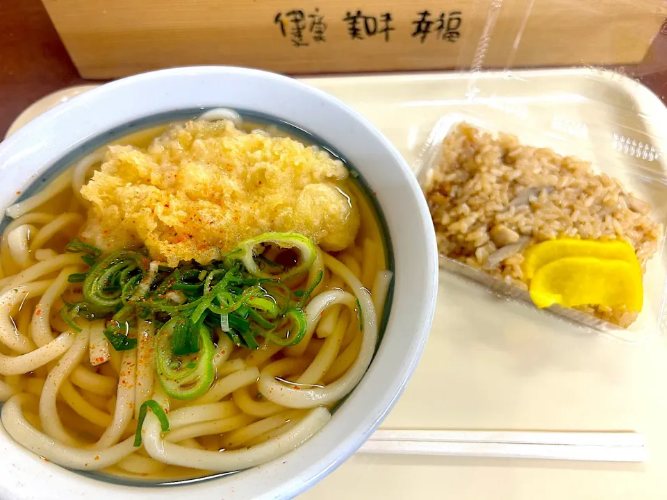 【大阪 つるまる饂飩】かけうどん(鶏ささみ天)＆鳥めし|Tak@さん