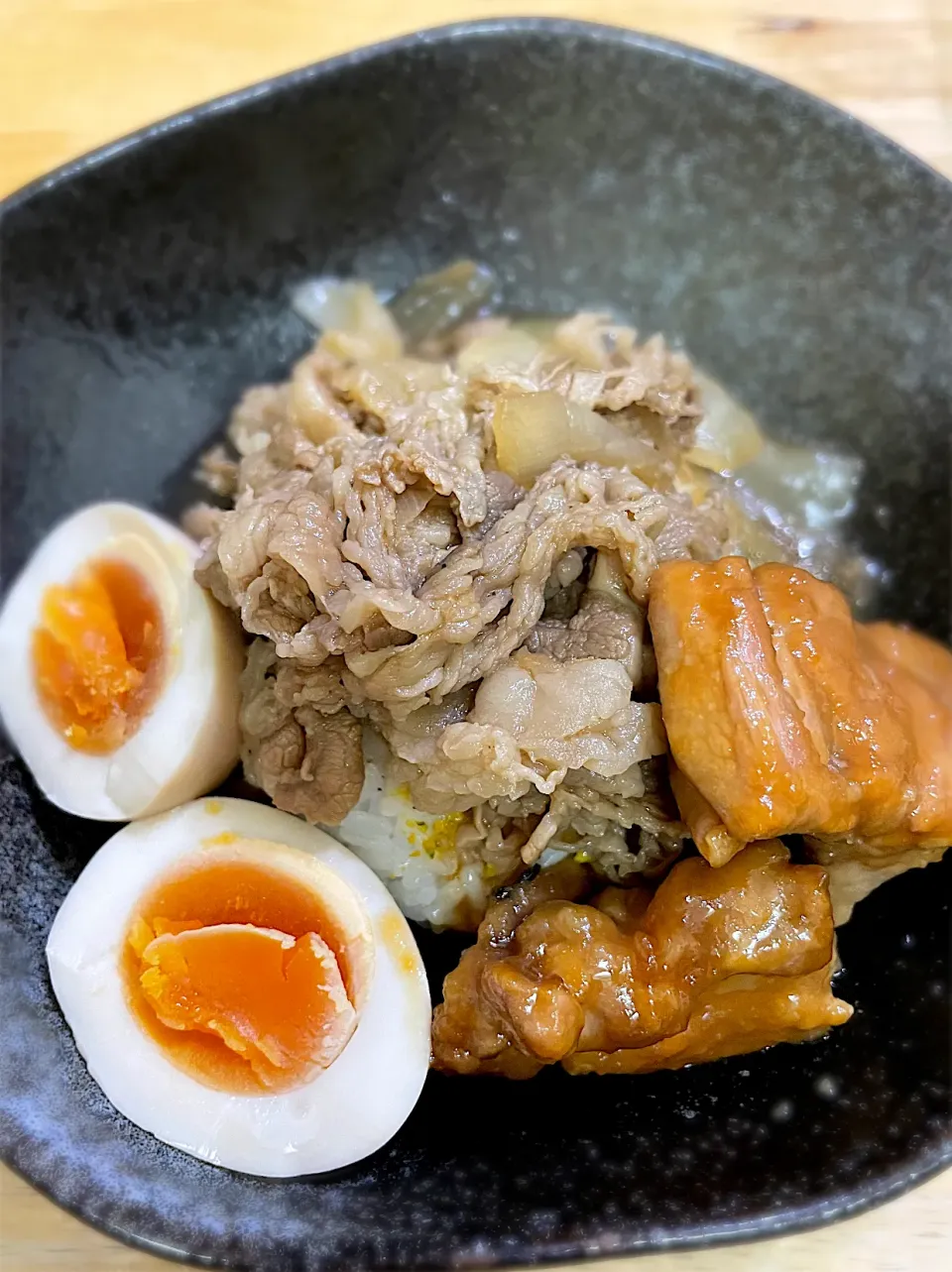 よくばり牛と鶏の合盛り丼|パパ手料理さん