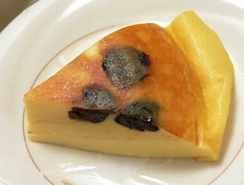 Snapdishの料理写真:ファー・ブルトンレシピ……炊飯器で作る簡単ケーキ！ #AllAbout|All About 料理レシピさん