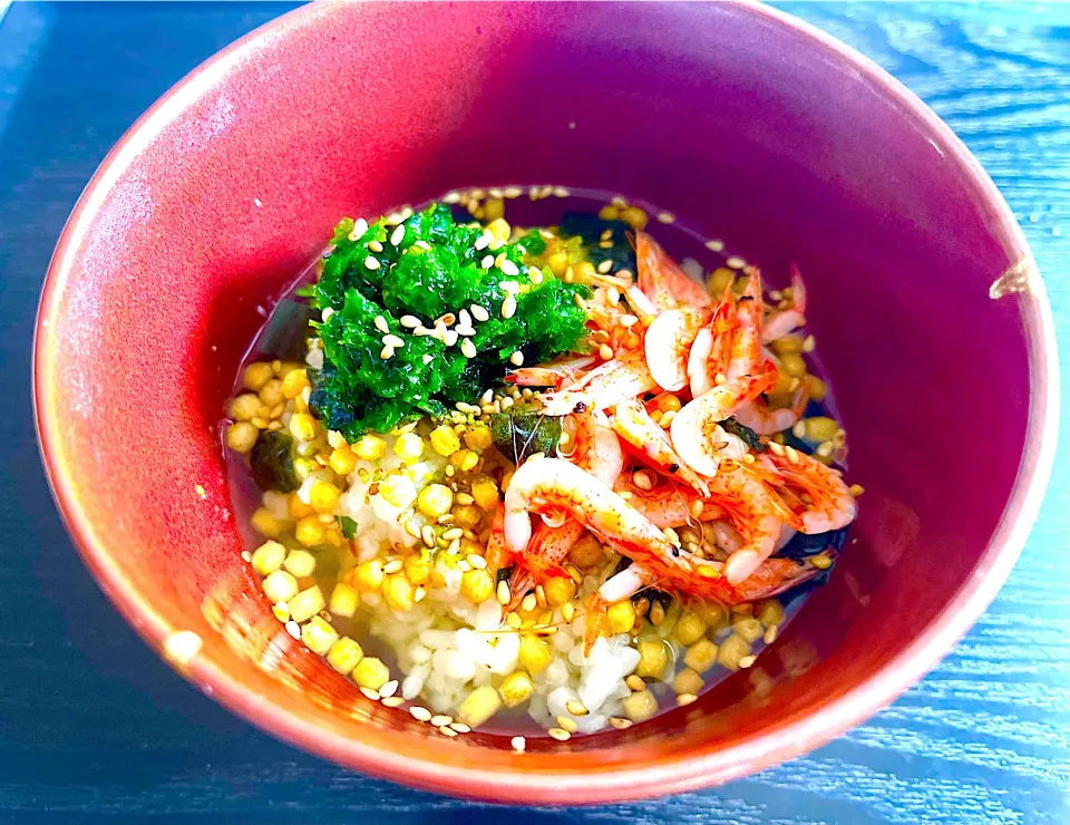 生海苔と釜揚げ桜海老🦐でお茶漬け🍚朝ごはん|KANAさん