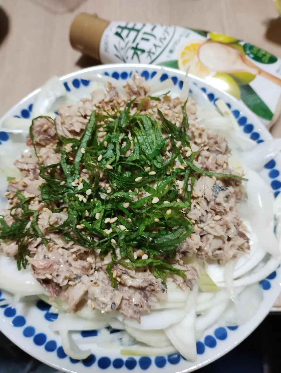 サバの水煮と新玉ねぎのサラダ。|さくり。さん