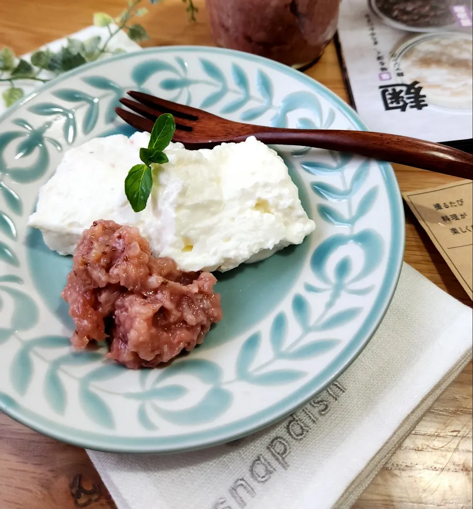 カッテージチーズでサッパリレアチーズケーキといちご麹🍓|ナオミさん