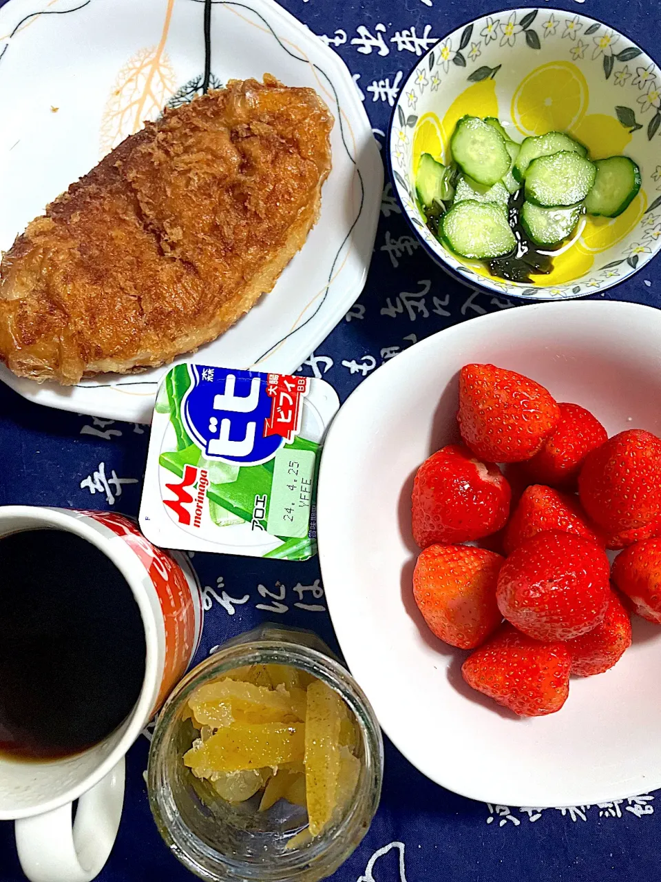 今日の朝ごはん。カレーパンです。|くのっちさん