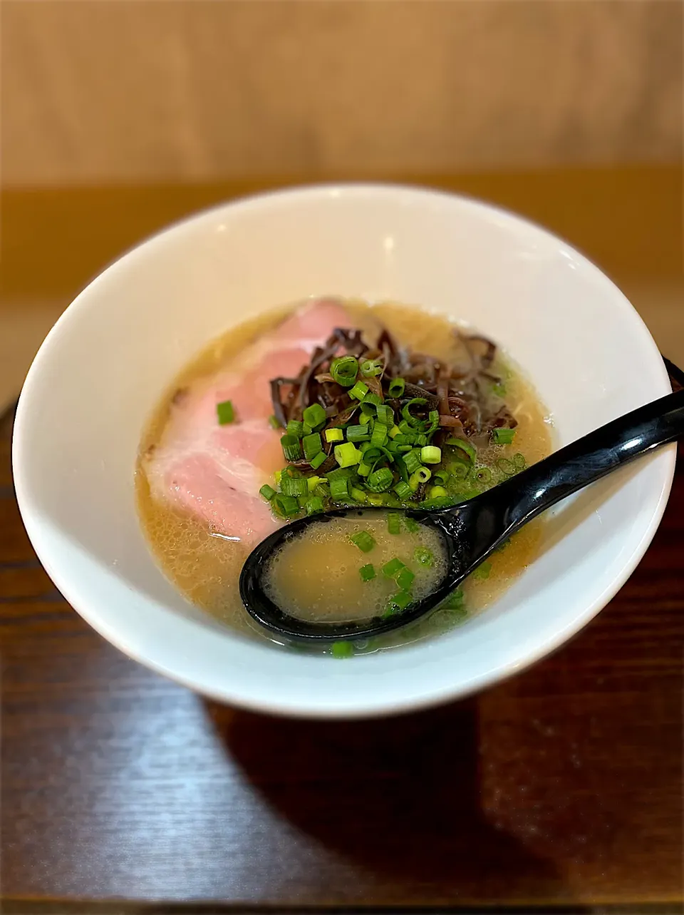 空と大地さんの🐷豚骨ラーメン（極細麺）♪|たかさん