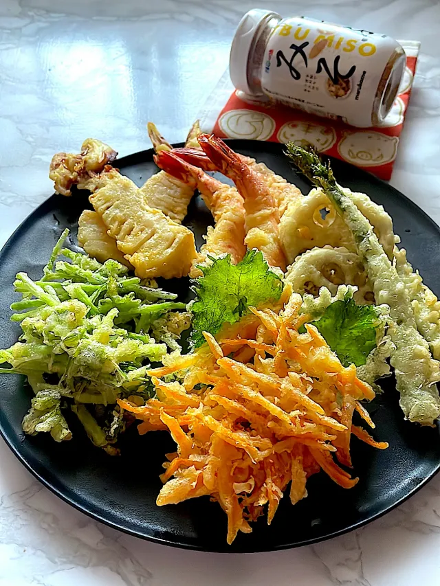 Snapdishの料理・レシピ写真:天つゆも塩もいらないよ ~春野菜のみそ天｜【つぶみそ】をかけるだけで、料理の楽しさが急上昇！かけたい時が「みそ変」チャンス！