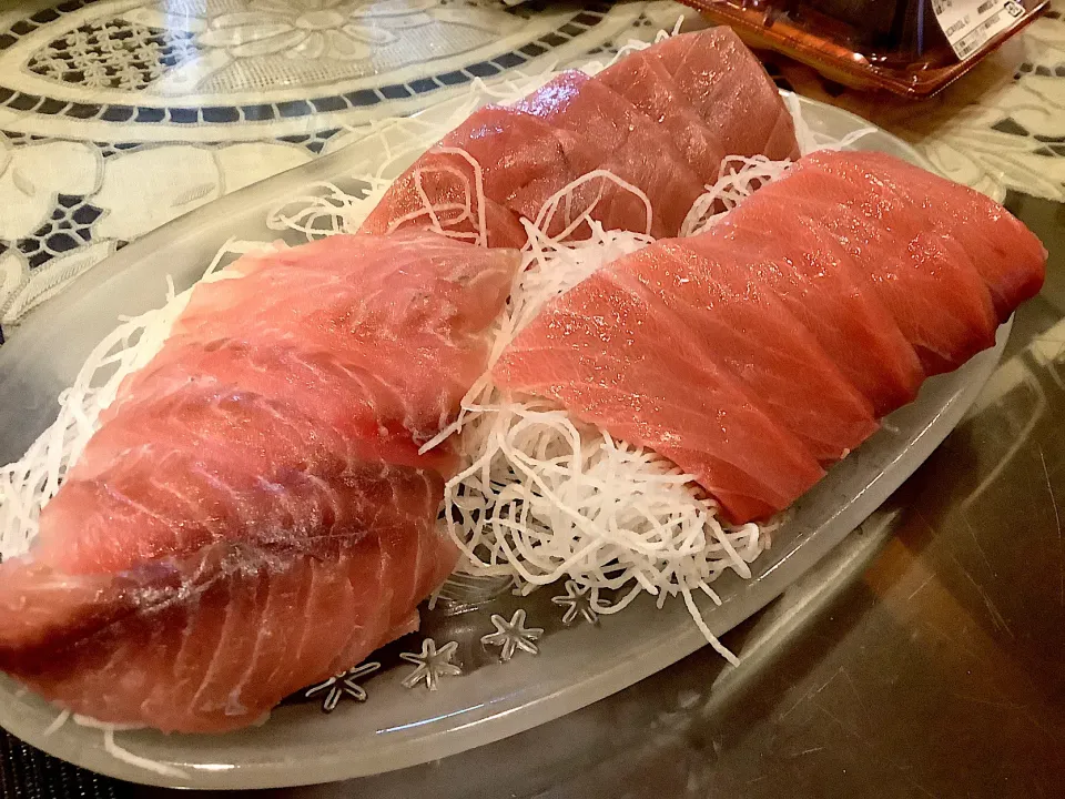 イサキと中トロ🐟のお刺身😋|アライさんさん