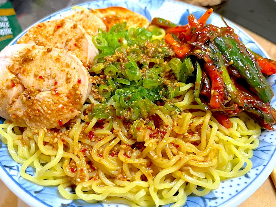 しっ鶏ハムとキューキム冷麺|芹沢ゴロウさん