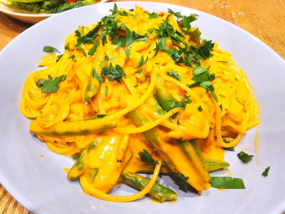 Spaghetti alla Panna Pomodoro con Gamberetto Chiazzato e Asparagi
桜えびとアスパラガスのトマトクリームスパゲッティ|Masahiko Aasanoさん