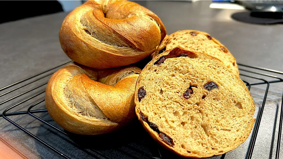 黒糖シナモンレーズンベーグル🥯|手作りパン工房　BakeryLife24さん