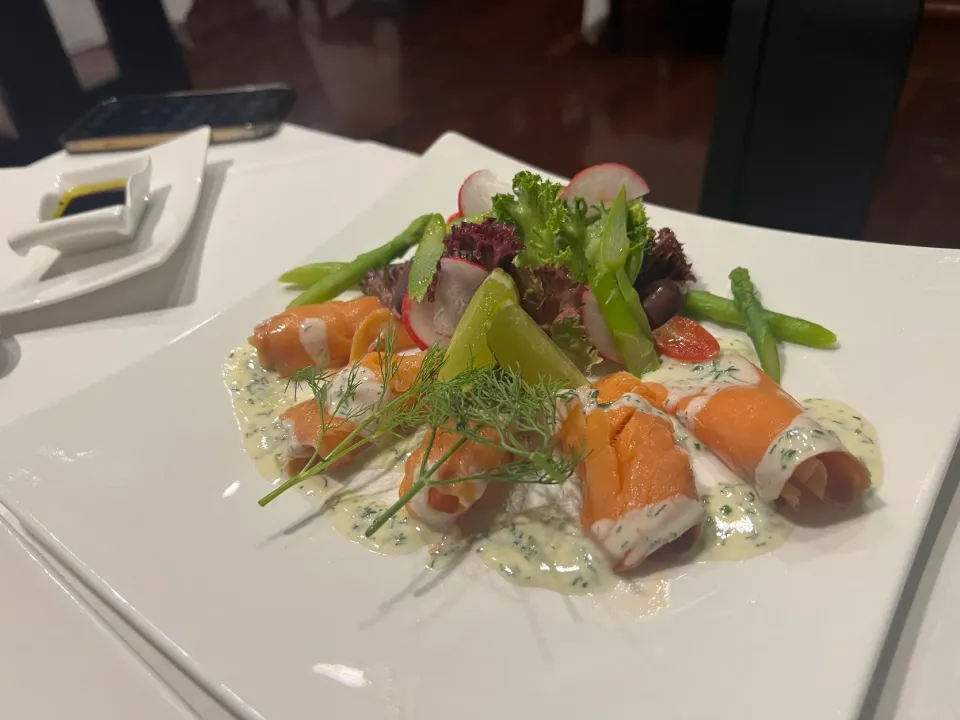 Smoked salmon salad|Yoku kuu kyaku daさん