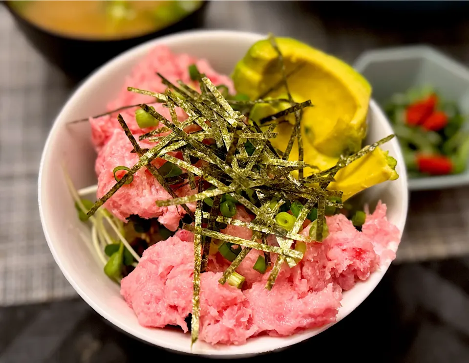 ネギトロアボカド丼🥑|こりちゃんさん