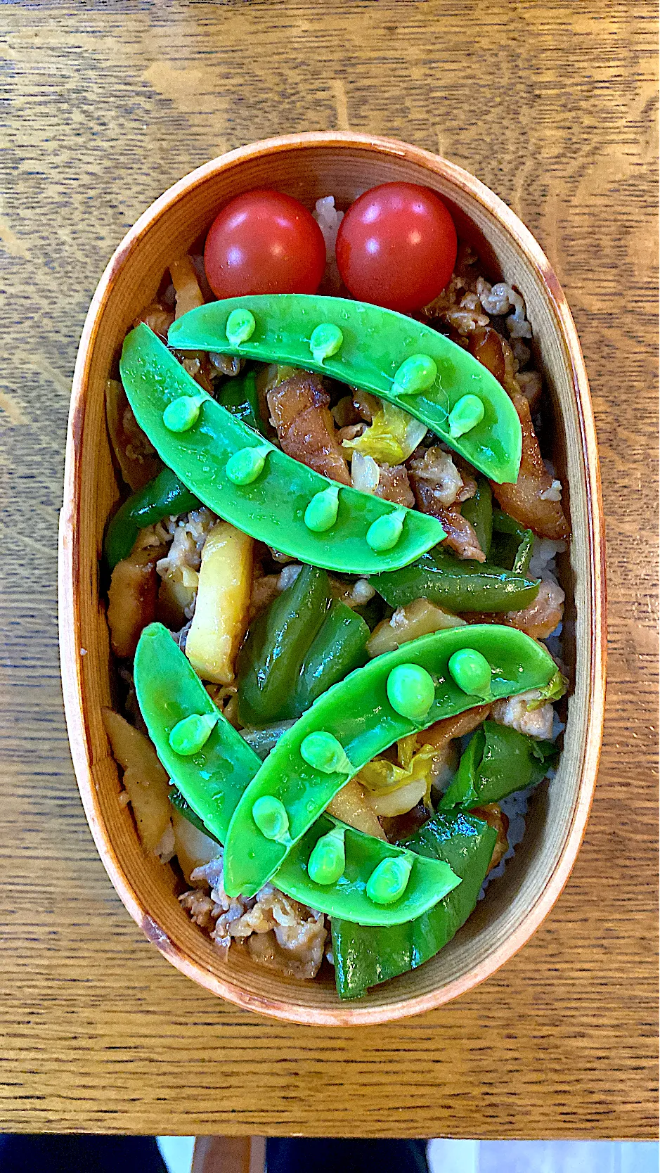 豚肉とあまり野菜のスタミナ丼、トマト、スナップエンドウ塩茹で|chobi3さん