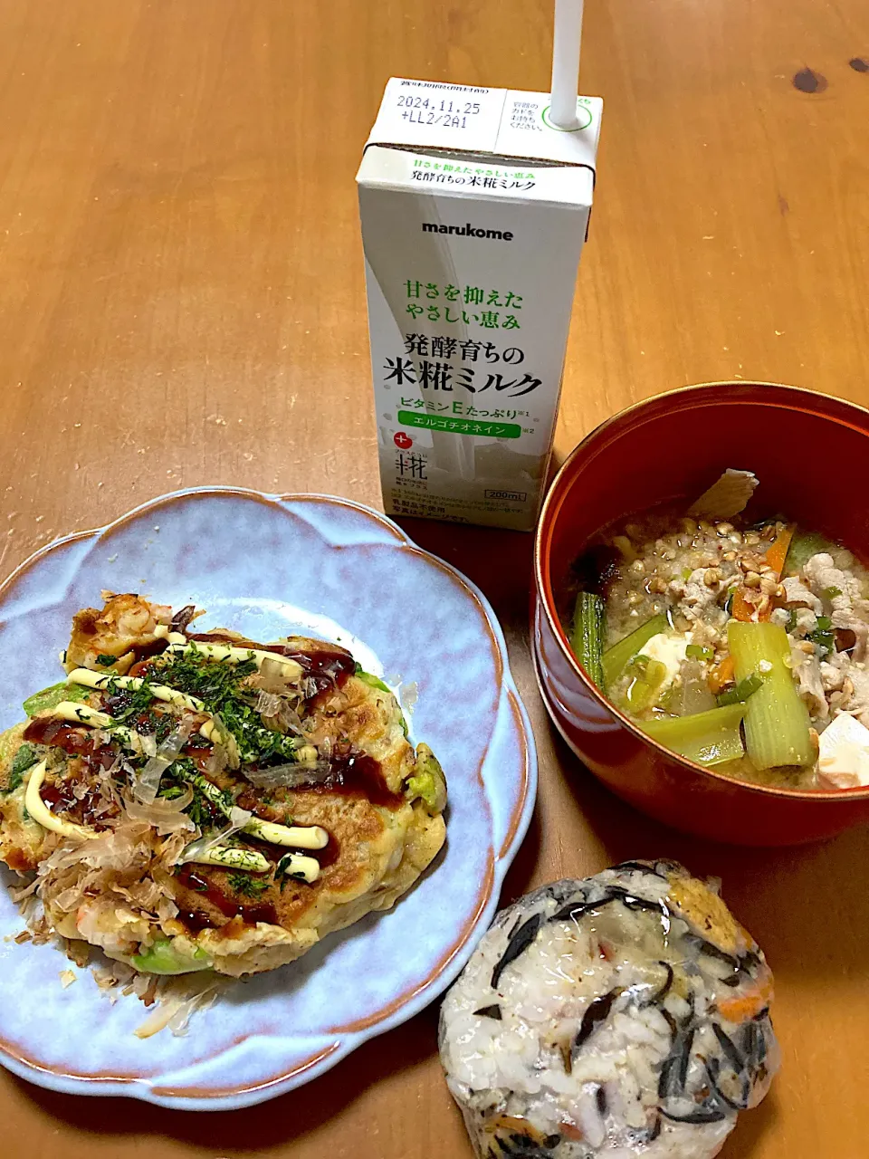 糀ミルク🥛注文してみました🎵ミニお好み焼き、蕎麦の実たっぷりお味噌汁、ひじきご飯でおひとり様ランチ🌱|さくたえさん