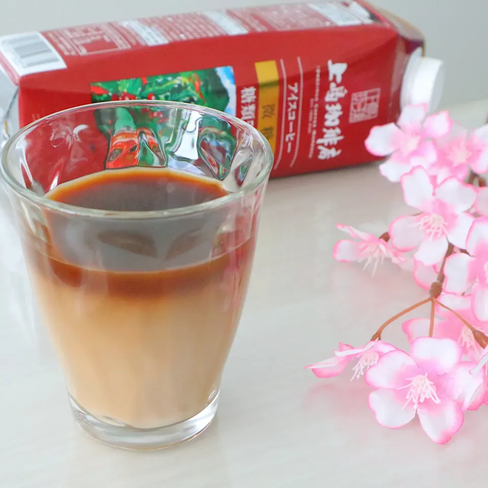 『上島珈琲店 アイスコーヒー 微糖』でアイスカフェオレ|まゆさん