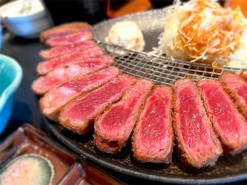 うし寅 牛かつ定食🐮|ナナさん