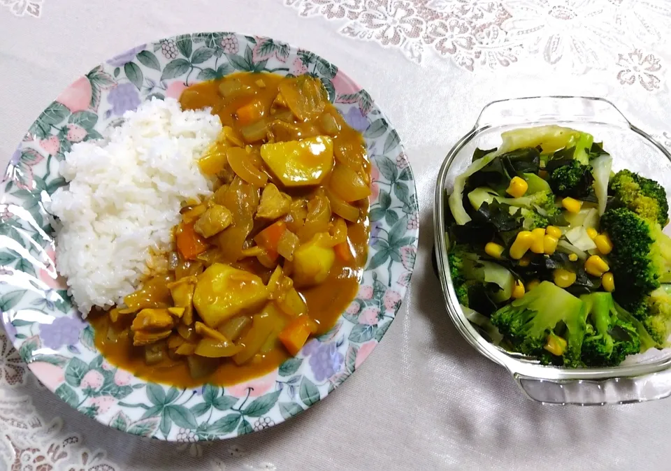 昼夜今日はカレー🍛、温野菜サラダ|m.rafuさん