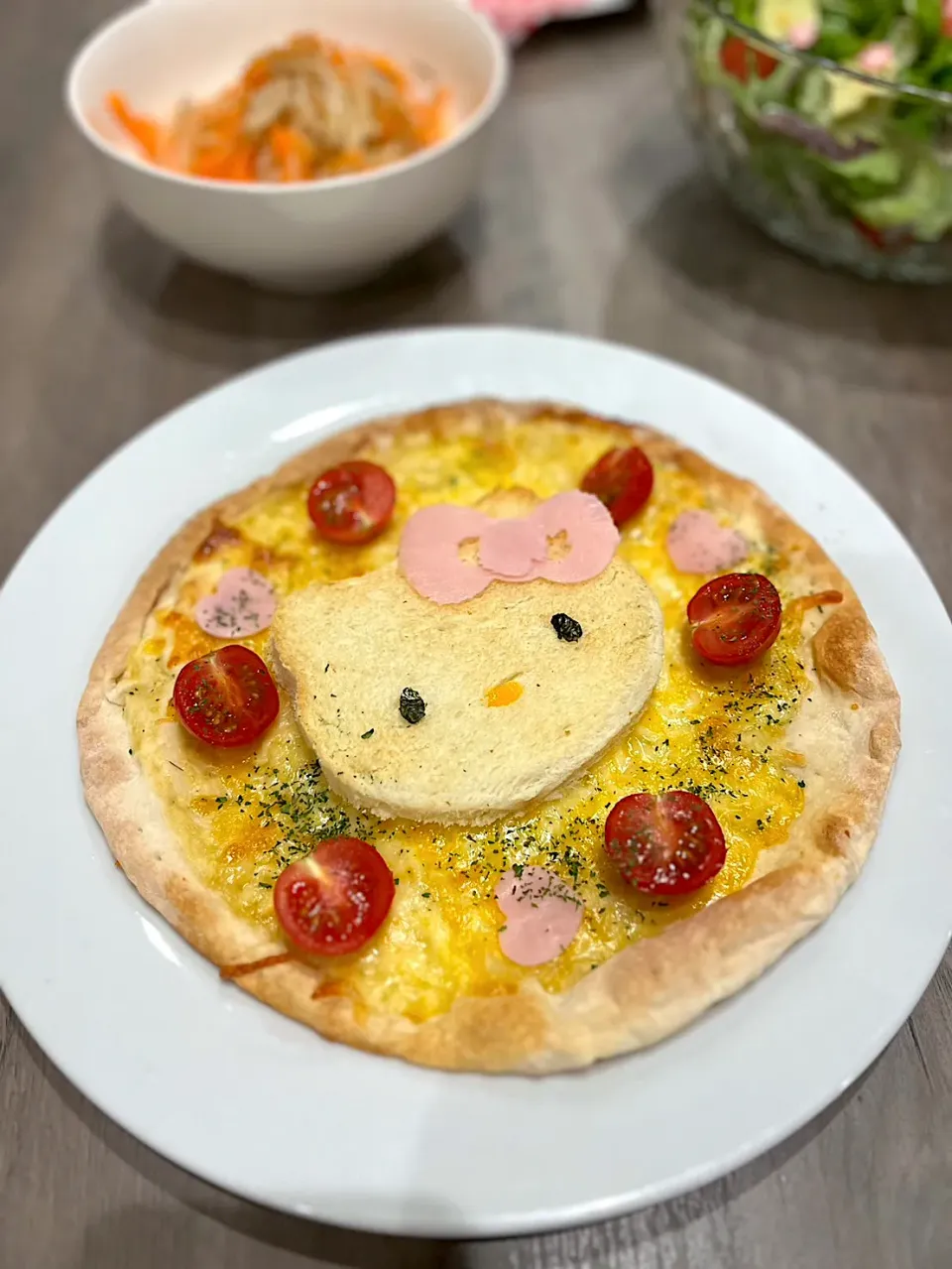 Snapdishの料理写真:キティーちゃんピザ|アパッチさん