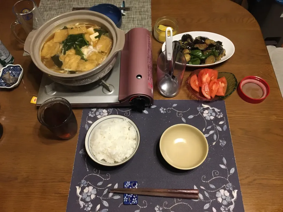 ご飯、なす味噌炒め、寄せ鍋、沢庵、トマト、辛子明太子、烏龍茶(夕飯)|enarinさん