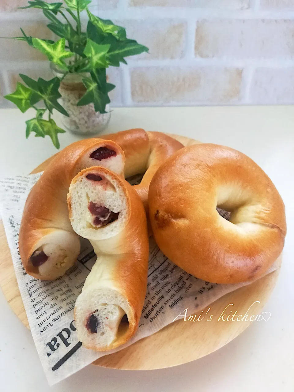 クランベリーとクリームチーズのベーグル☺️🥯|あみさん