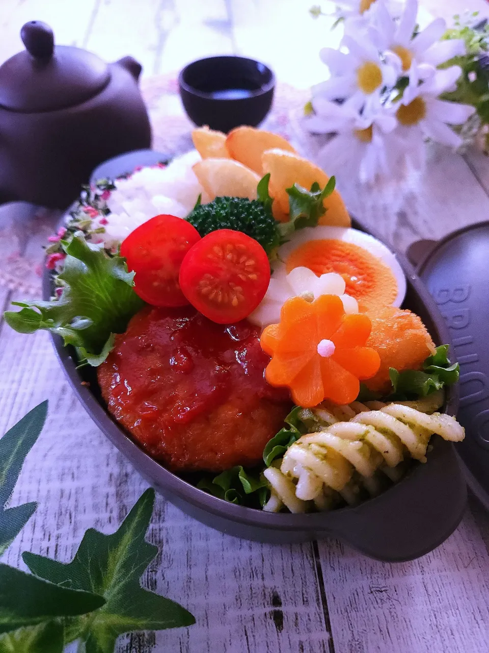 Snapdishの料理写真:ハンバーグ弁当|sugar beansさん