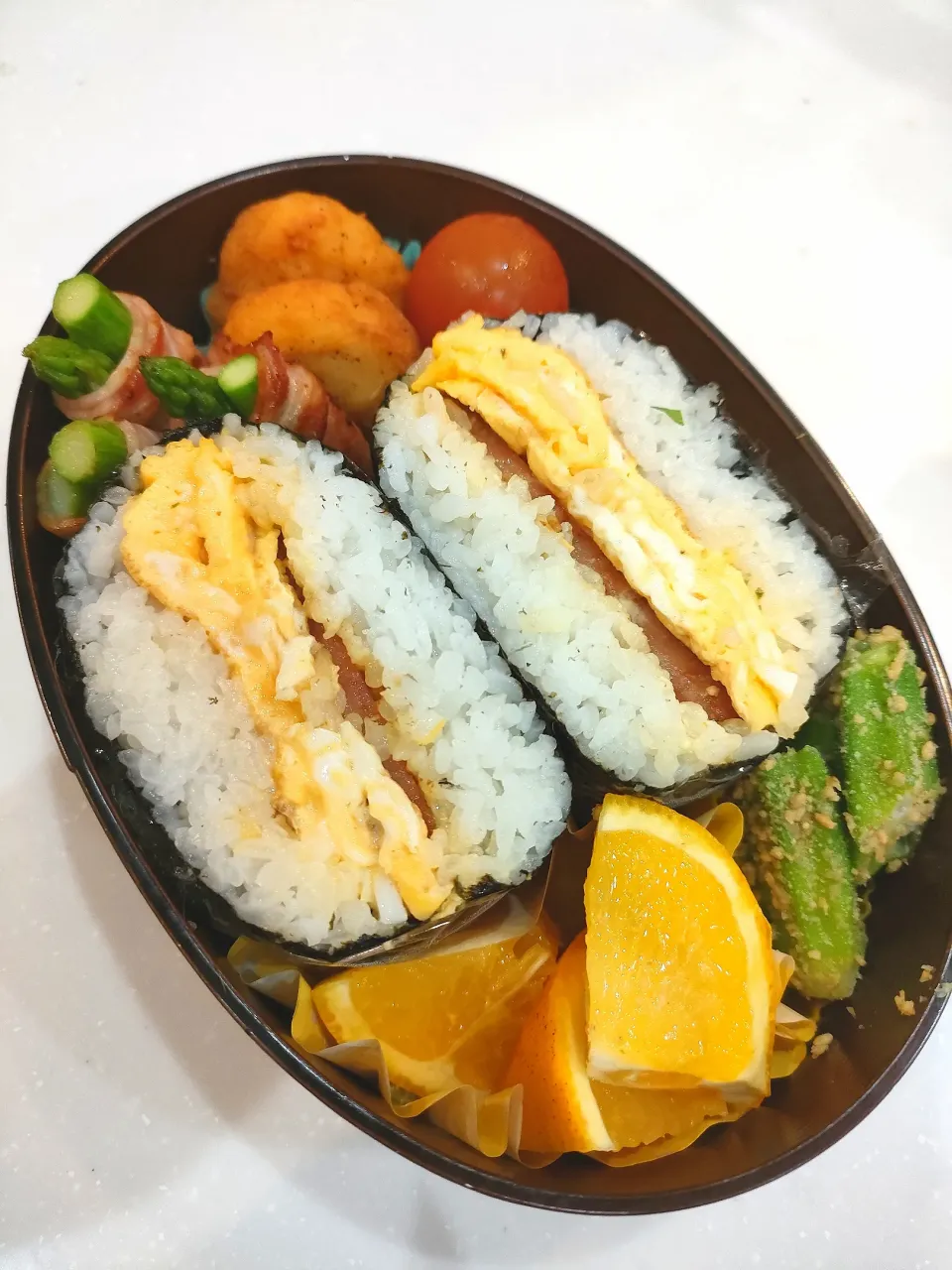 Snapdishの料理写真:スパムおにぎらず弁当|ルルさん