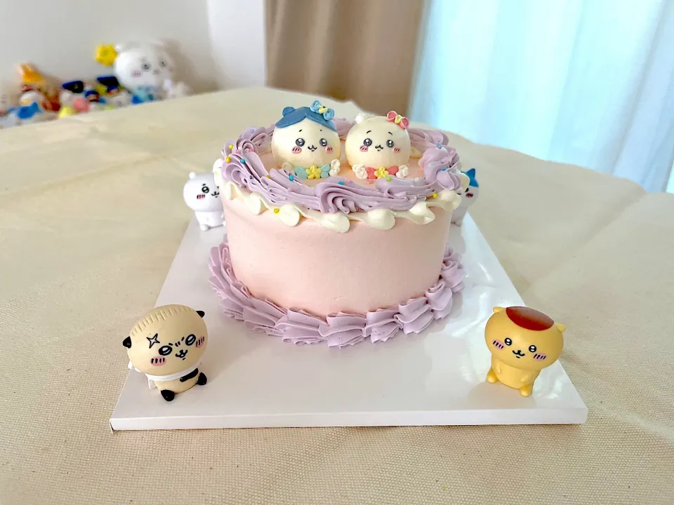 Snapdishの料理写真:sweeten your day さんのちいかわケーキ🎂|ゆかりさん