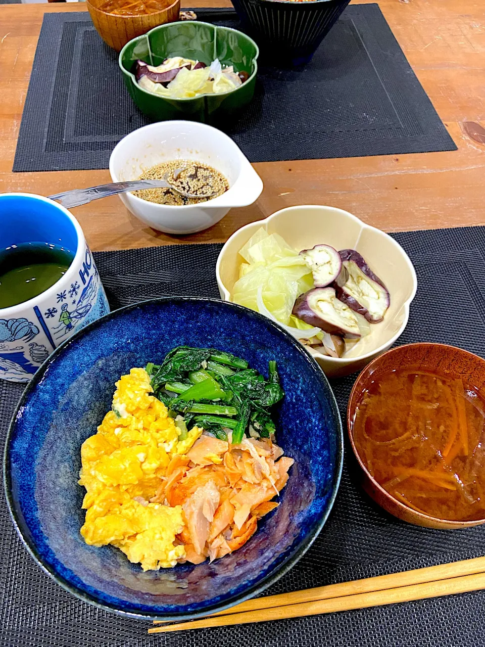 Snapdishの料理写真:鮭の三食丼|たむろんさん