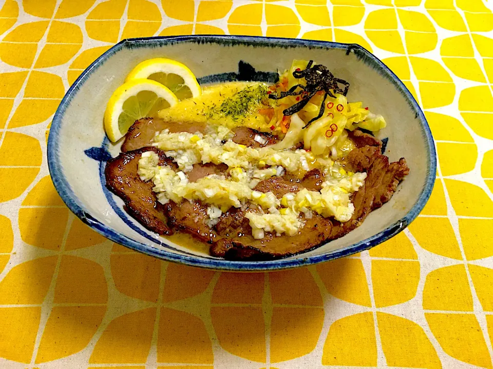 牛タンとろろ丼|ももさん