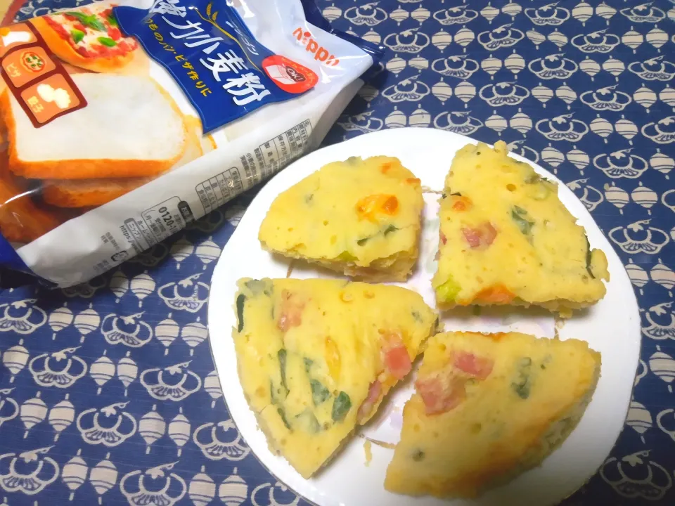 Snapdishの料理写真:朝ご飯。🌻ケークサレ。|りささん