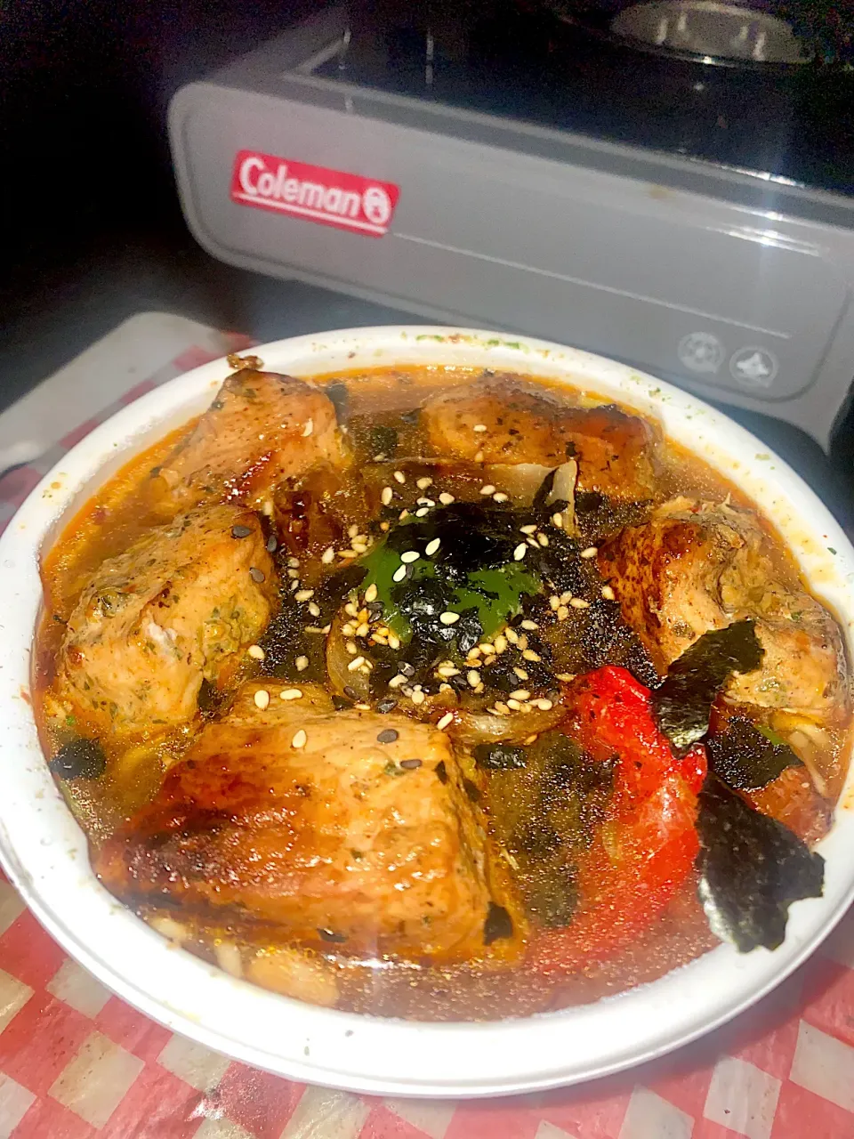 BentoFox's dish ソロキャンプ A spicy Miso dashi, grilled pork, red & green bell peppers, and onions topped with Nori & sesame seed 😋|BentoFoxさん