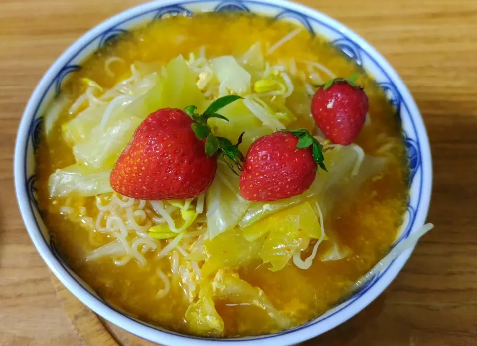 Snapdishの料理写真:いちごラーメン|わかさん