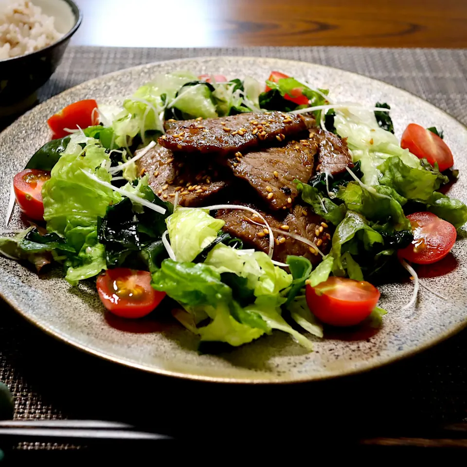 Snapdishの料理写真:焼肉とチョレギ盛り合わせ|かおるさん