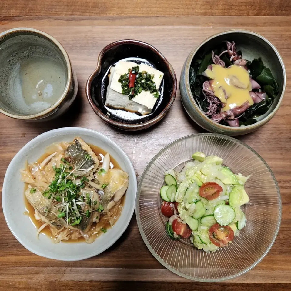 Snapdishの料理写真:20240418
鯵の焼き浸し
ホタルイカとワカメの酢味噌和え
白菜とアボガドのサラダ
にら醤油豆腐|noccoさん