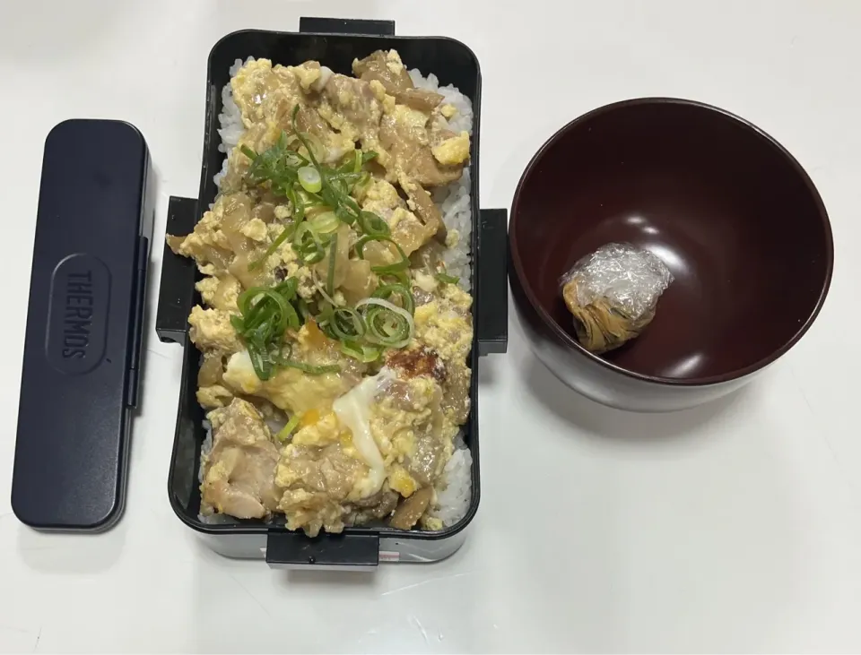 パパ弁☆親子丼☆みそ玉。|Saharaさん