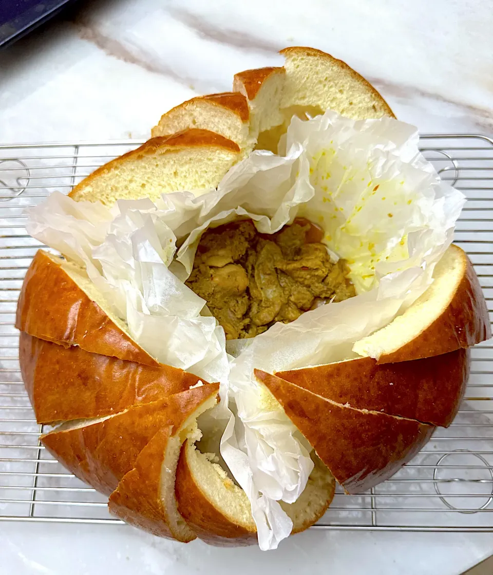 Golden pillow nyonya curry bread|Jocelyn SETさん