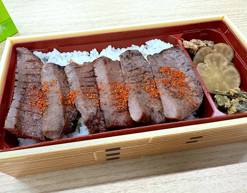 牛たん弁当|流線形さん