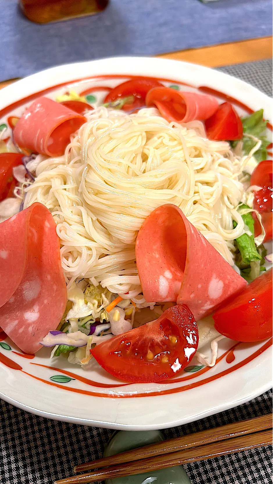 Snapdishの料理写真:野菜たっぷりサラダそうめん|トモさん