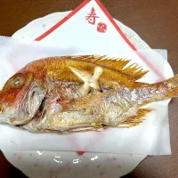 Snapdishの料理写真:鯛の塩焼き|さあちゃ♪さん